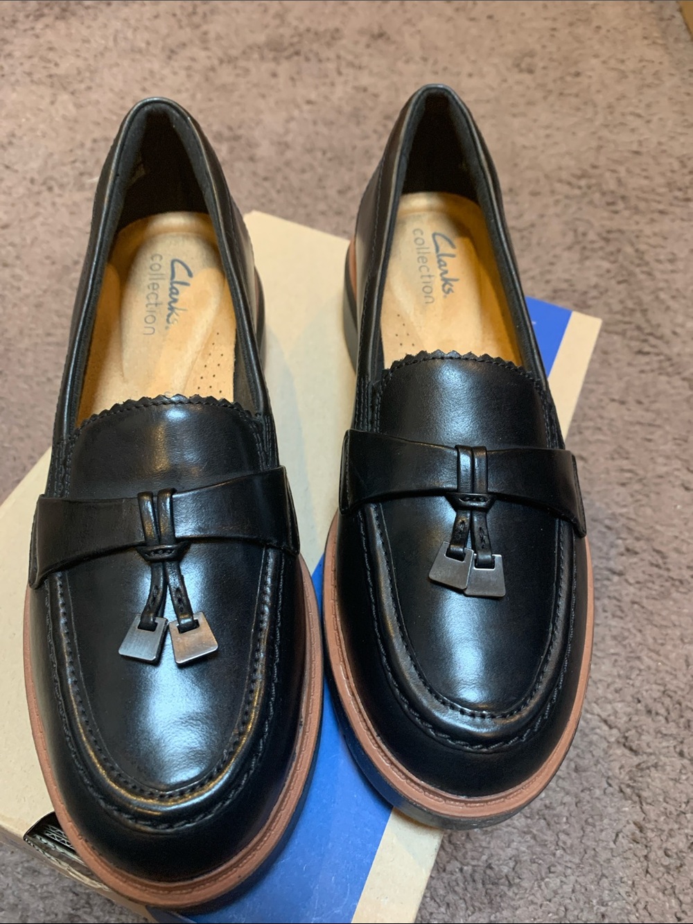 Clarks Black Leather Tassel Loafers with Brown Welt - Picture 3 of 6